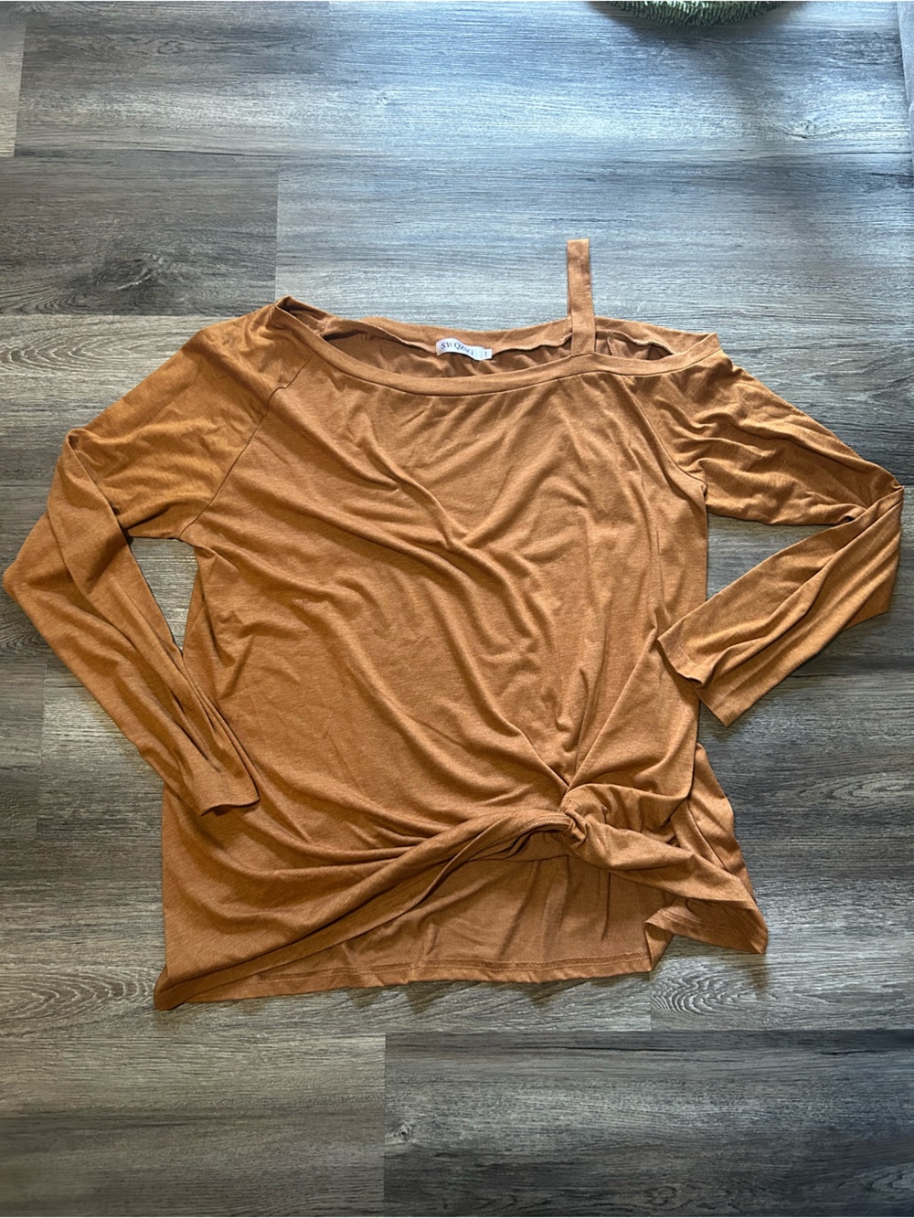 Women’s Off-Shoulder Twist Front Top in Camel